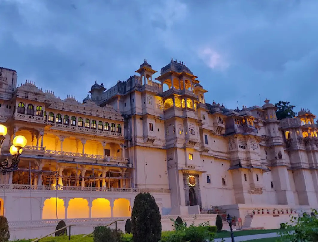 Bus Rental in Udaipur